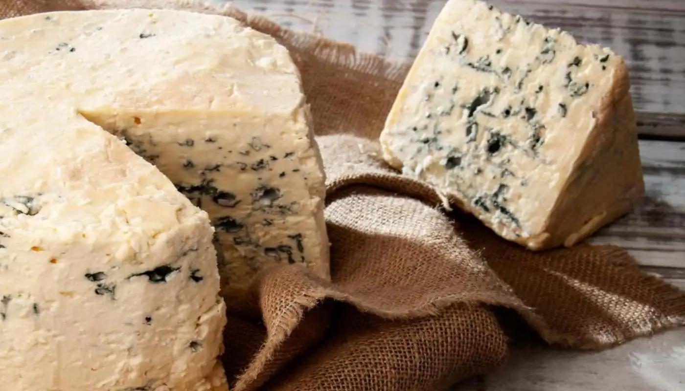 pescado con queso azul - Cómo se hace el queso azul