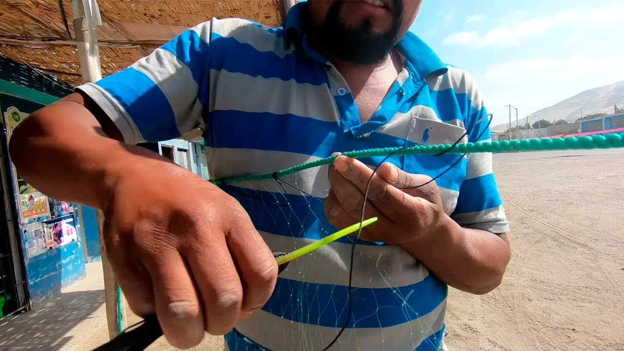 armado de redes de pesca - Cómo se llaman los que arreglan las redes de pesca