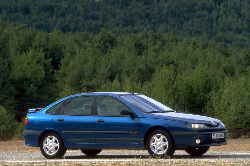 laguna rxe 2.0 ficha tecnica - Qué motor trae el Renault Laguna 20