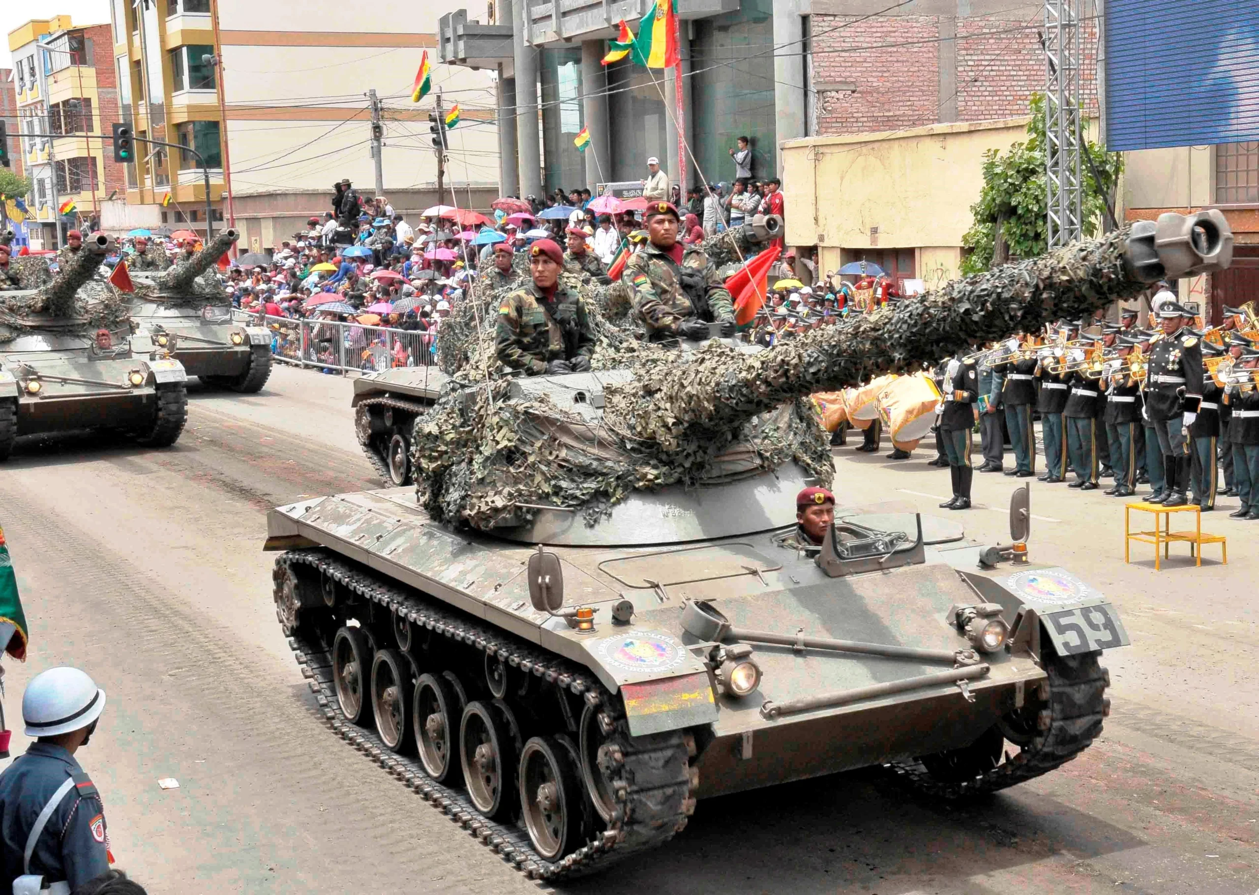 cazas bolivianos - Qué tanques tiene Bolivia